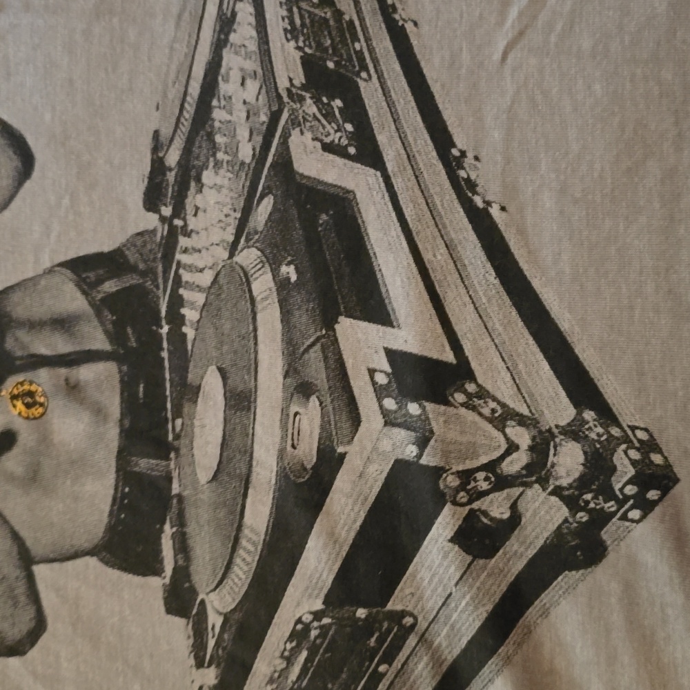 BRUCE LEE DJ Gray Sleeveless Graphic Tank Top NEW WITH TAGS SIZE S - Picture 7 of 7